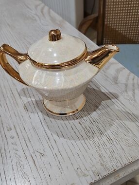 Vintage 1940s Luster   Ware Gold And Pearlized Teapot